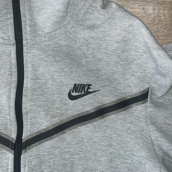 Nike Tech Fleece jacket - Picture 3 of 5